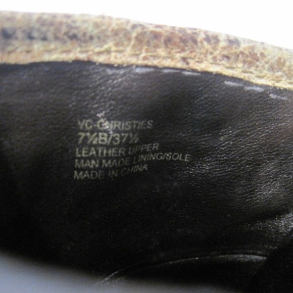 Vince Camuto Christie Crackled Leather Clogs - Picture 12 of 12